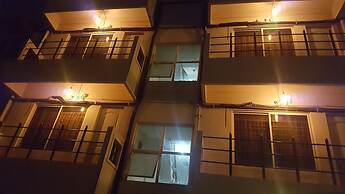 Maple Suites