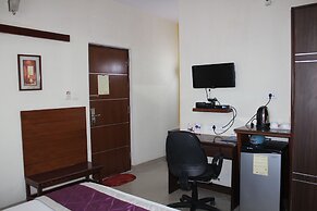 Maple Suites