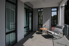 L.M Club Hotel