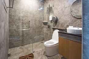 Cliff Lanta Suite