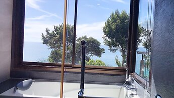 Cliff Lanta Suite