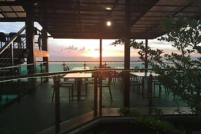 Cliff Lanta Suite
