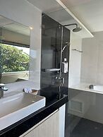 Cliff Lanta Suite