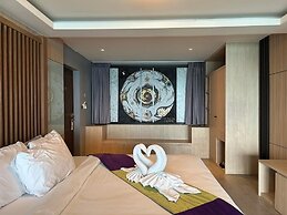Cliff Lanta Suite
