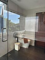 Cliff Lanta Suite