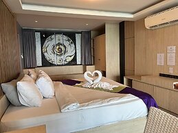 Cliff Lanta Suite