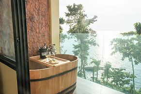 Cliff Lanta Suite