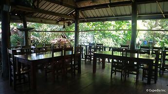 Algen's Dive Resort