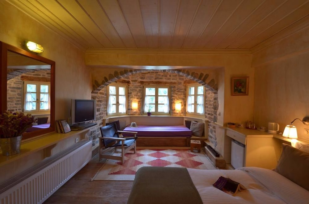 Papaevangelou Hotel