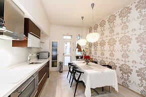 Apartment Deluxe Rybna 25