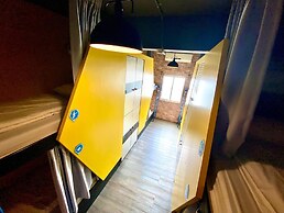 Hive Backpackers