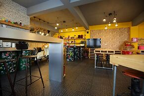 Hive Backpackers
