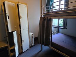 Coogee Beach House - Hostel