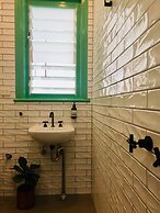 Coogee Beach House - Hostel