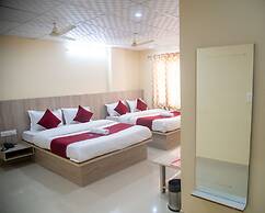 Hotel Thikana Palace