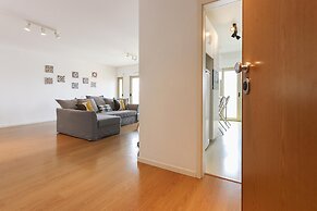 Modern & Bright by Homing