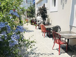 Bay Nihat Lale Otel