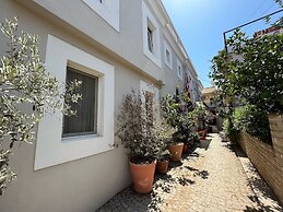 Bay Nihat Lale Otel