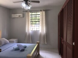 Maxwell Beach Apartment