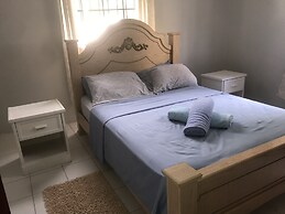 Maxwell Beach Apartment