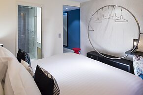 Hôtel Dress Code