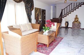VIP Chain Resort Pool Villa