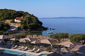 Prima Vista Beachfront Boutique Hotel
