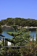 Prima Vista Beachfront Boutique Hotel