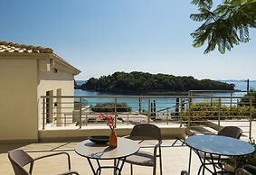 Prima Vista Beachfront Boutique Hotel
