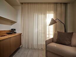 Prima Vista Beachfront Boutique Hotel