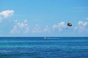 Aqua Vista Beachfront Suites