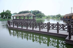 LuHuai Hotel
