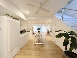 Isara Khao Lak