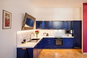 Decadent Art Deco Apartment in Old Town