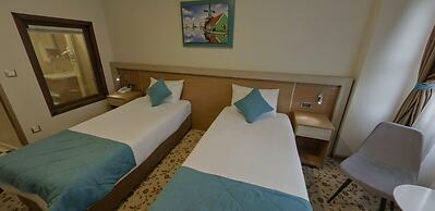 Apameia Hotel