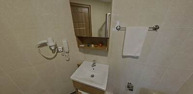 Apameia Hotel