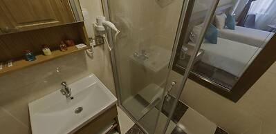 Apameia Hotel