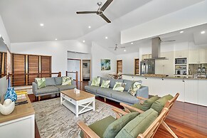 Reeflections Beachfront Holiday House