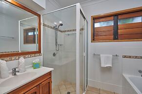 Reeflections Beachfront Holiday House