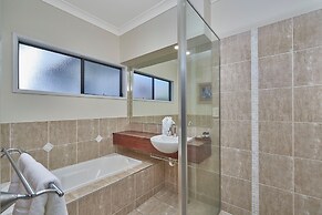 Beachcomber Holiday House