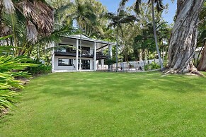 Dolce Vita Beachfront Holiday House