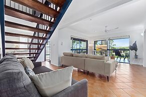 Dolce Vita Beachfront Holiday House