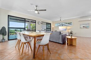Dolce Vita Beachfront Holiday House