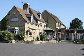 Pike & Eel Hotel and Marina
