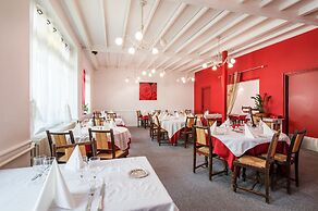 Logis Hôtel Le Cygne