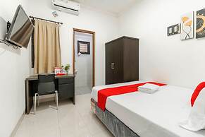 RedDoorz Plus near Trisakti University