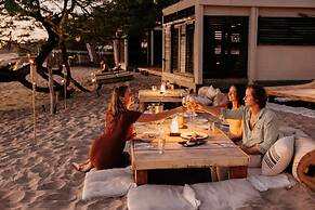 99 Surf Lodge