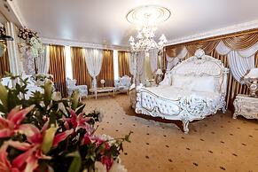 Boutique Hotel Monarch