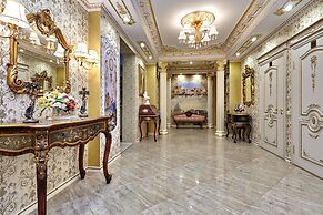 Boutique Hotel Monarch