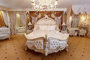 Boutique Hotel Monarch